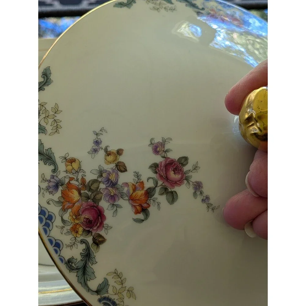 Royal Bayreuth Franklin Bone China Round Covered Vegetable Bowl Romantic Floral